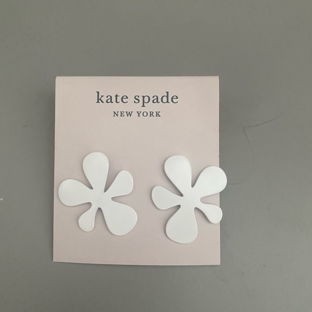 Kate Spade-white Flower earrings. Never worn-tags on